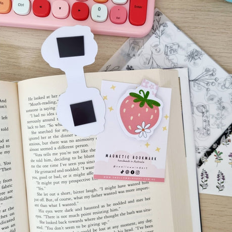 Magnetic Bookmark - Strawberry Flower - Paper Mochi
